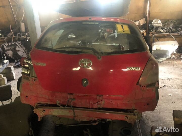 Крышка багажника toyota yaris 90 кузов