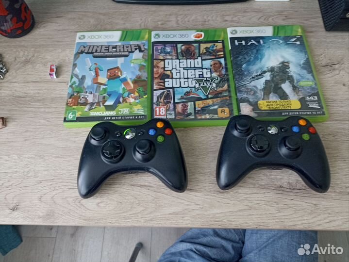 Xbox 360e + 33 игры