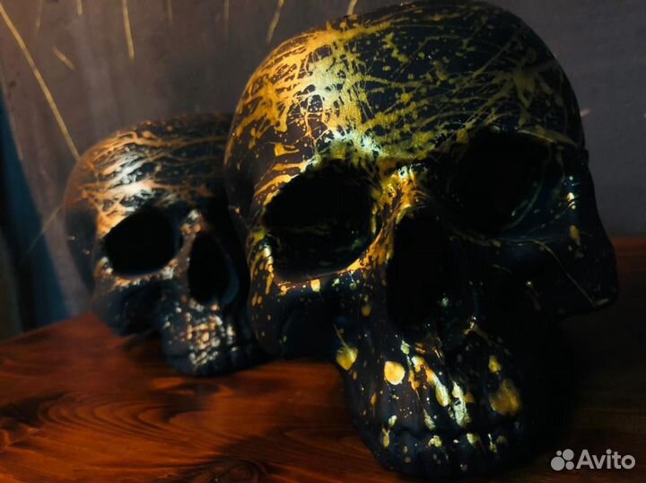 Кашпо череп черный с золотом и бронзой