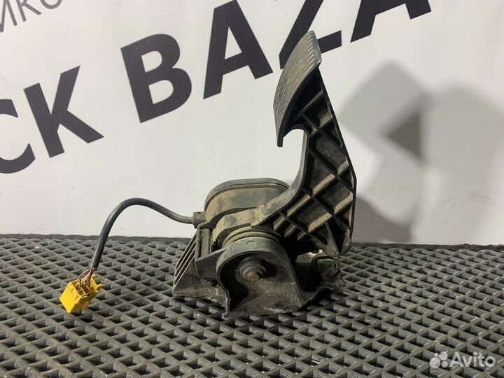 Педаль газа