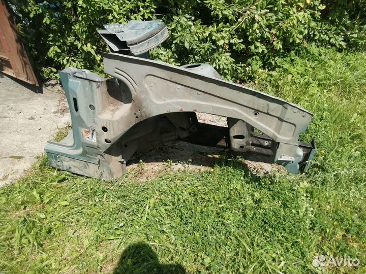 Лонжерон (четверть) правая передняя BMW X5 e53