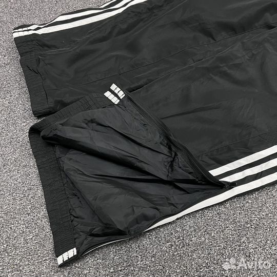 Широкие спортивные штаны Adidas