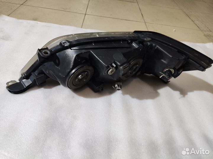 Фара передняя правая toyota vista V50