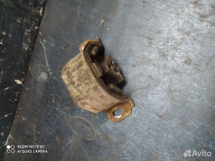 Подушка двигателя 