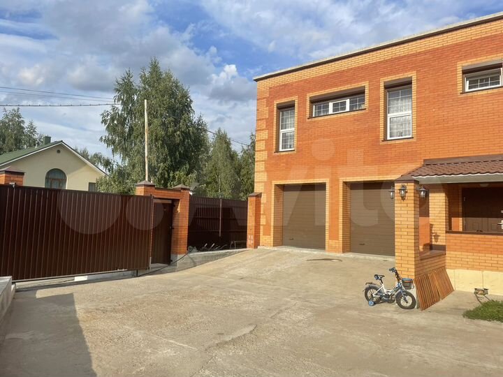 Дом 297 м² на участке 10,2 сот.