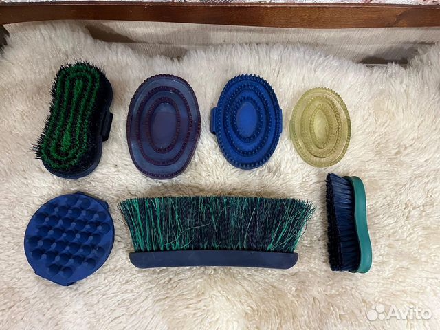 Набор щеток для лошади купить в Санкт-Петербурге | Хобби и отдых | Авито