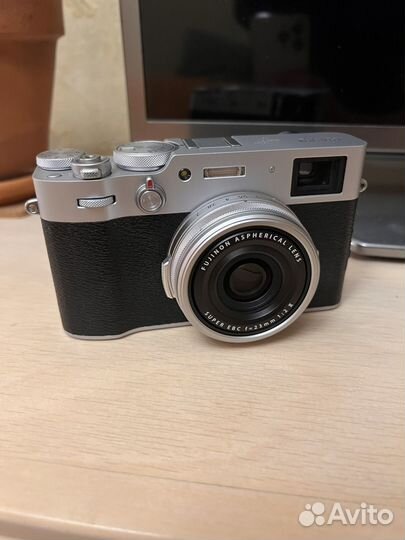 Fujifilm x100v