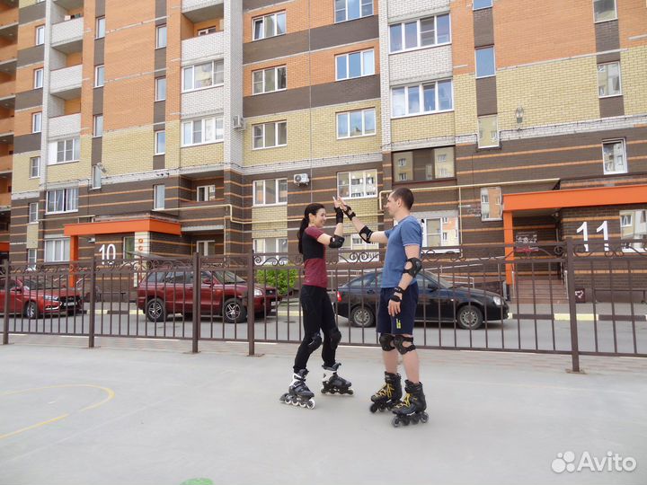 Тренер по обучению катанию на роликовых коньках