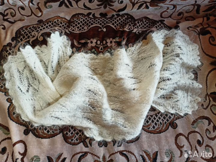 Женский пуховый шарф палантин шаль