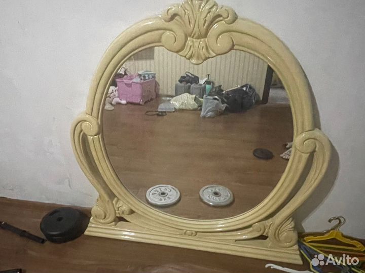 Гримерное зеркало круглое