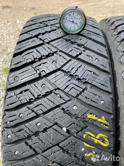 Goodyear UltraGrip Ice Arctic SUV 215/60 R17