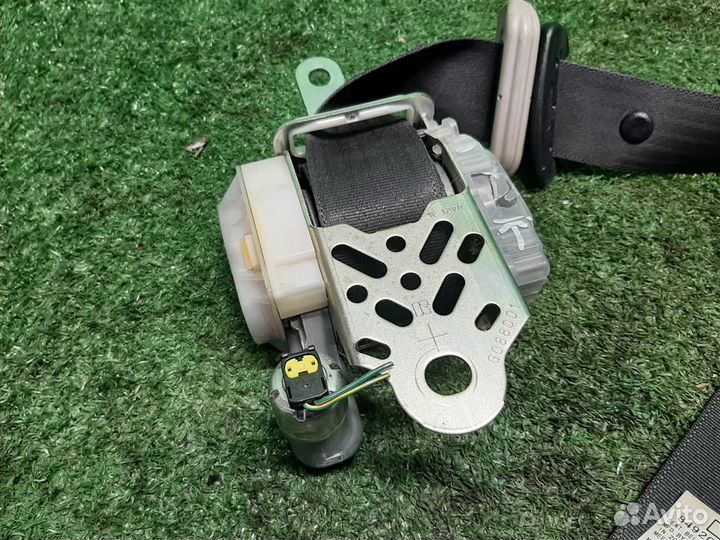 Ремень безопасности передний правый Suzuki SX4 20