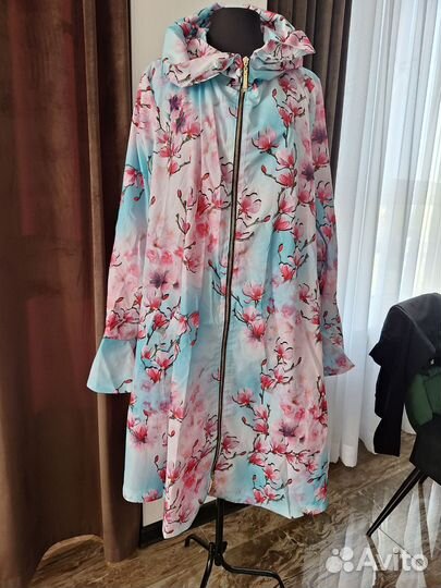 Плащ женский 68-70 размер