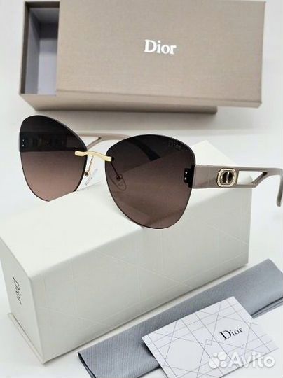 Солнцезащитные очки новые