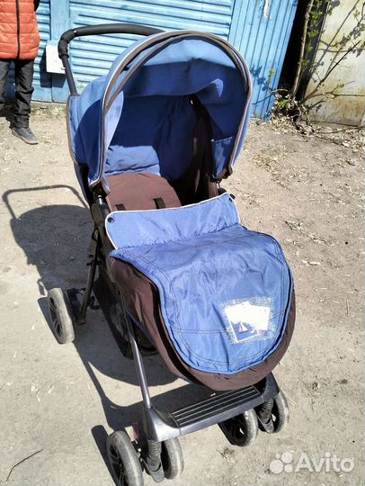Прогулочная коляска
