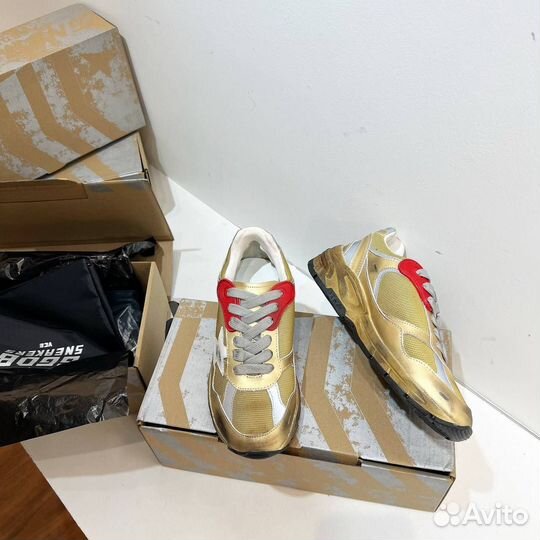 Кроссовки Golden Goose