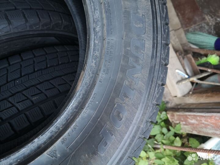 Dunlop Winter Maxx SJ8 215/70 R16