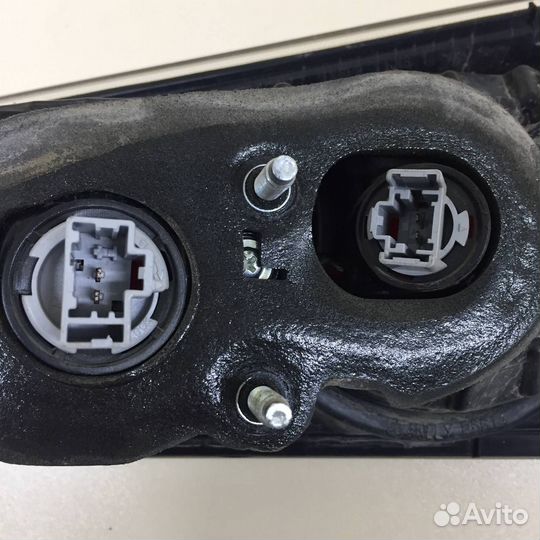 Фонарь задний наружный левый Mitsubishi Lancer X C