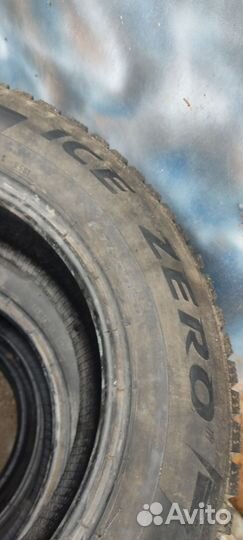 Pirelli Ice Zero 215/65 R16