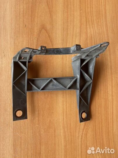 Кронштейн крепления фары VW Transporter Т5