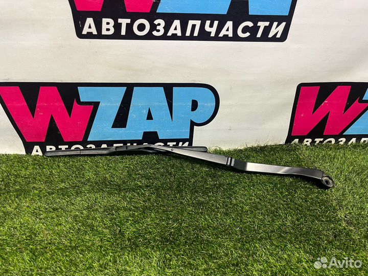 Поводок стеклоочистителя левый Fiat 124 2018