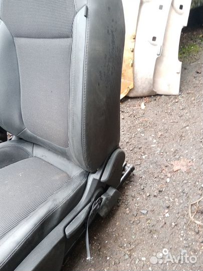Комплект сидений Опель Астра J 2012 год универсал