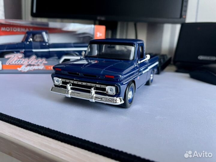 Chevy c10 fleetside 1966 pickup 1:24