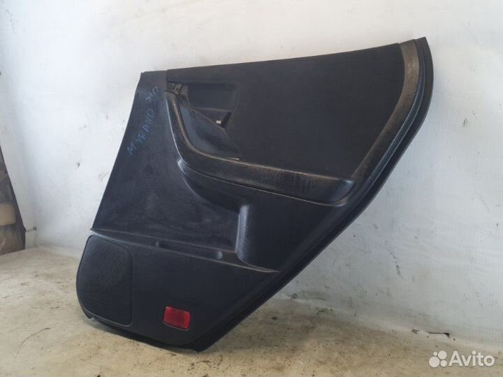 Дверная карта задняя правая Nissan Murano Z50