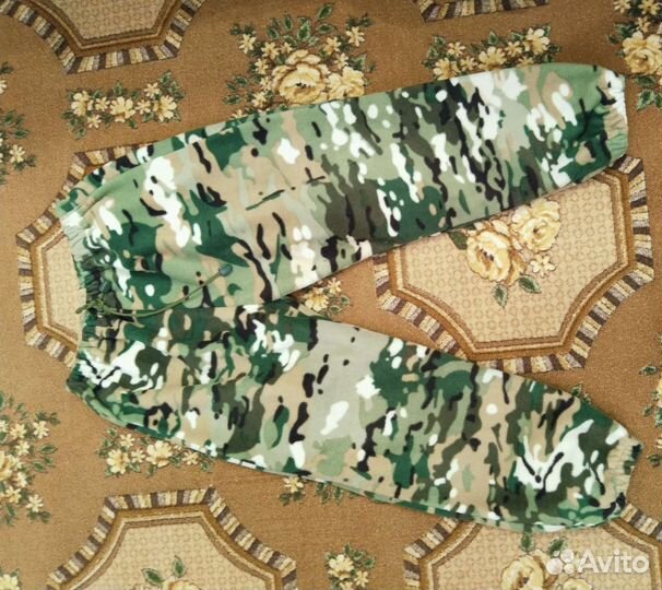 Костюм камуфляжный 32 размер новый