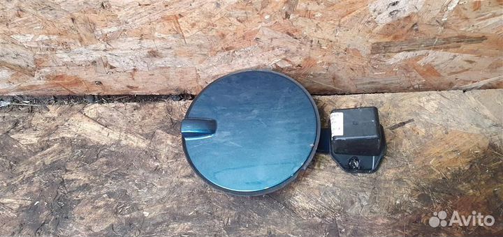 Лючок бензобака Opel Astra H 2004-2014