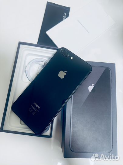 iPhone 8 Plus, 64 ГБ