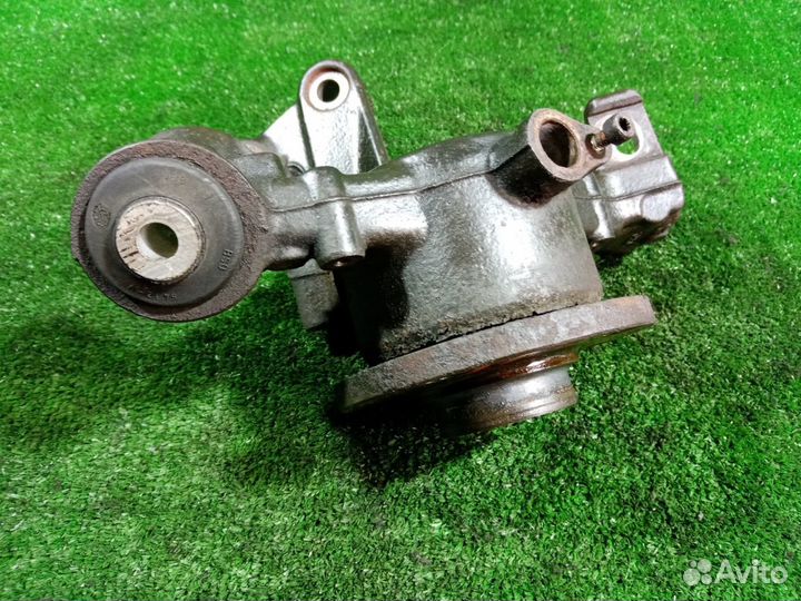 Цапфа задняя левая Audi A4 8E B7 BWE (2.0T) 2007