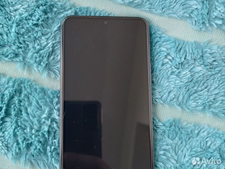 Samsung Galaxy S22, 8/256 ГБ