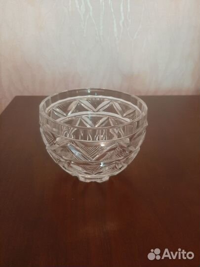 Хрустальные вазы конфетницы