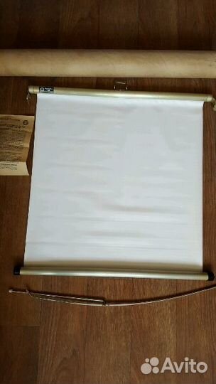 Экран белый для проектора или диафильмов