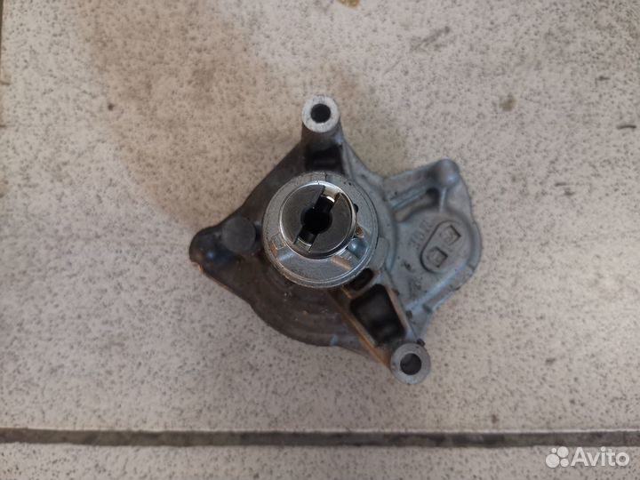 Основание помпы Honda vfr 1200