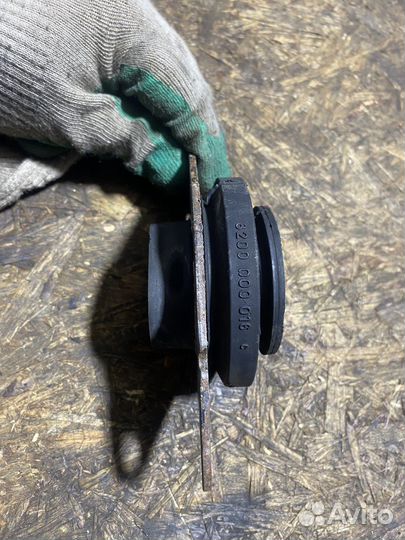 Подушка кпп двс левая рено лагуна 2