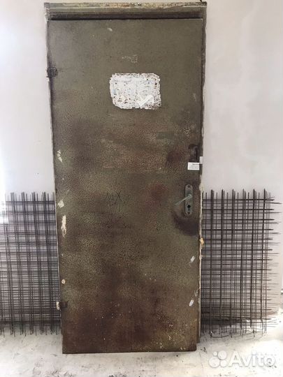 Дверь входная металлическая