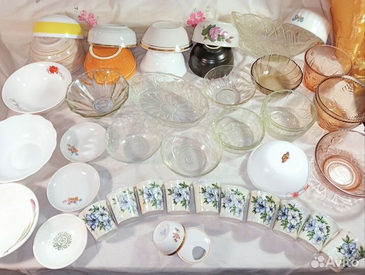 Посуда, тарелки, ложки, вилки