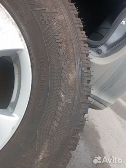 Goodyear UltraGrip 245/70 R16