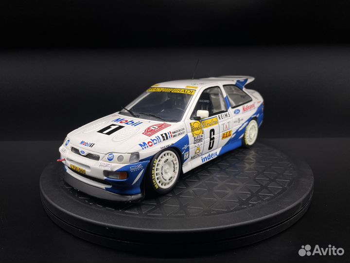 Ford Escort RS Cosworth 1:18 / UTModels-Minichamps
