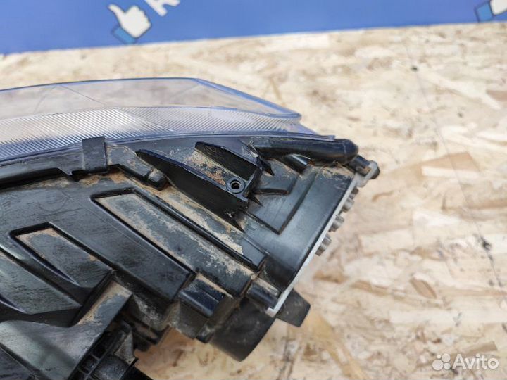 Фара передняя правая Renault Duster 2