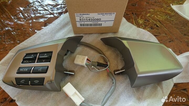Блок кнопок рулевого колеса оригинал Subaru