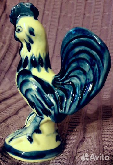 Статуэтка фарфоровая 