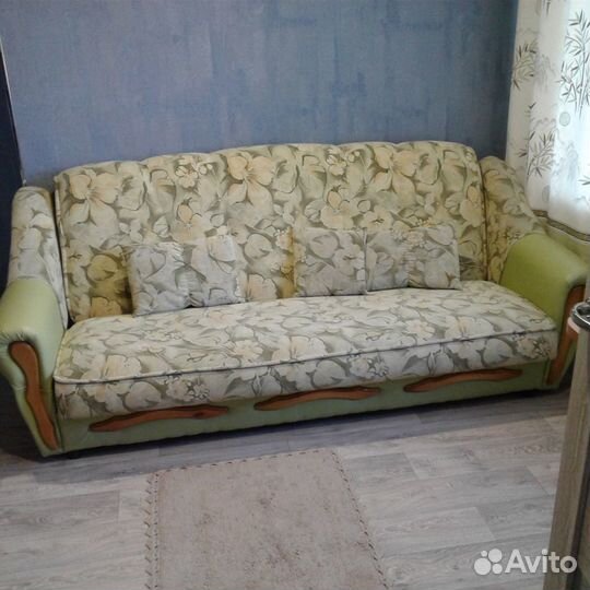 Диван