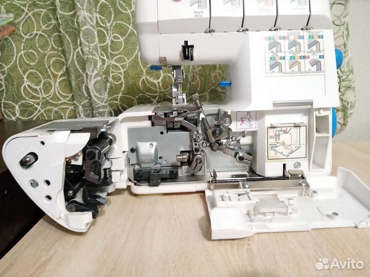 Оверлок Comfort 550