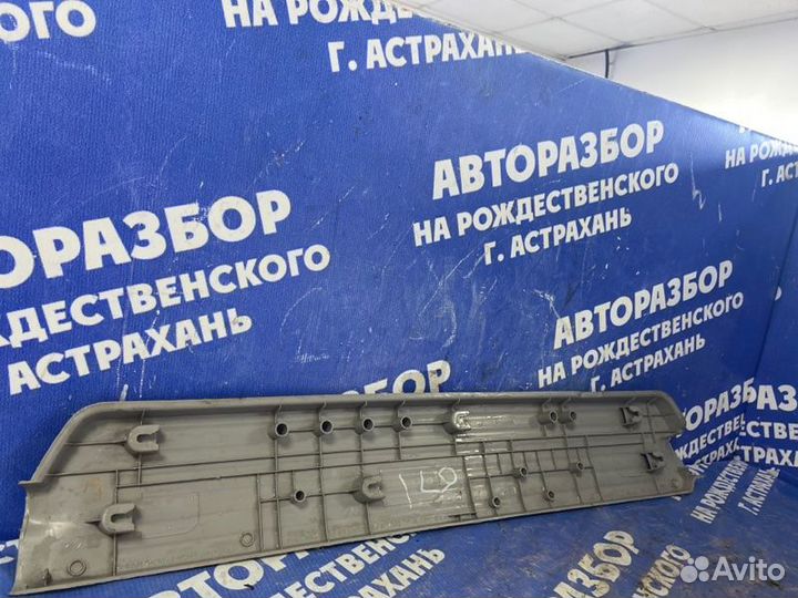 Накладка на порог. Nissan Bassara минивен KA24