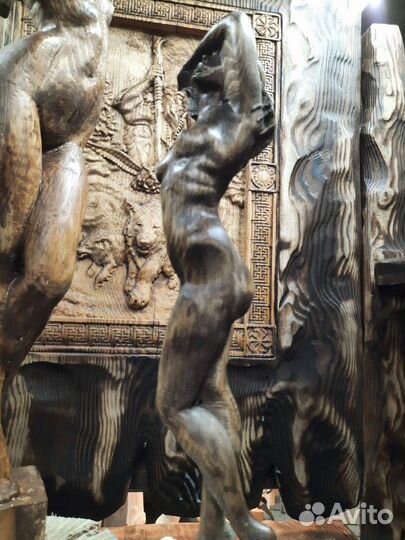 Моника скульптура