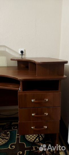 Компьютерный стол