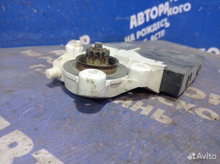 Моторчик стеклоподъемника Ford Focus 2 седан 2004